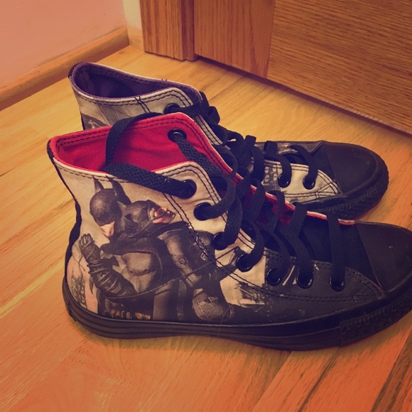 arkham city converse
